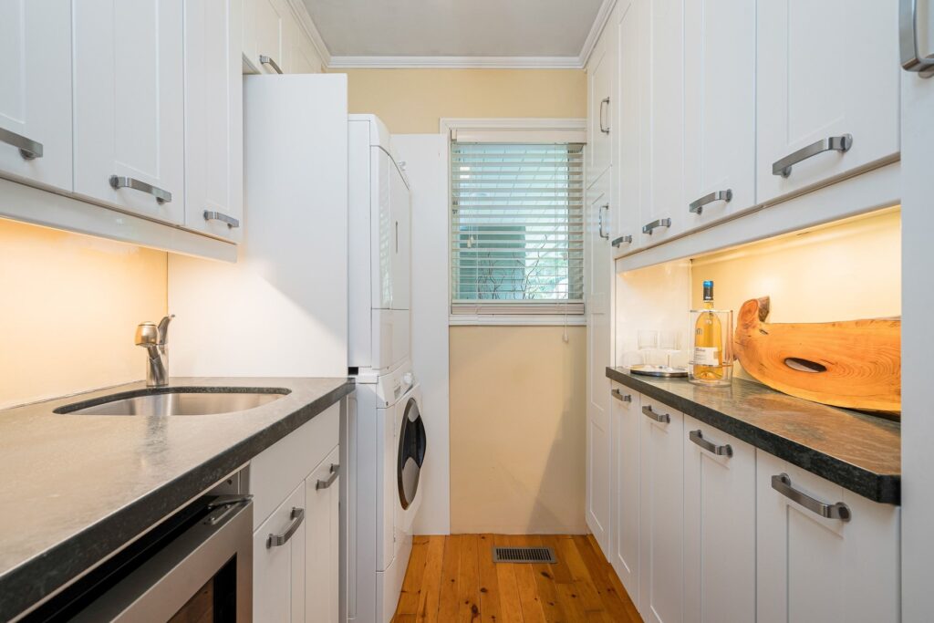 Stone Ridge Mulmur bungalow butlers pantry