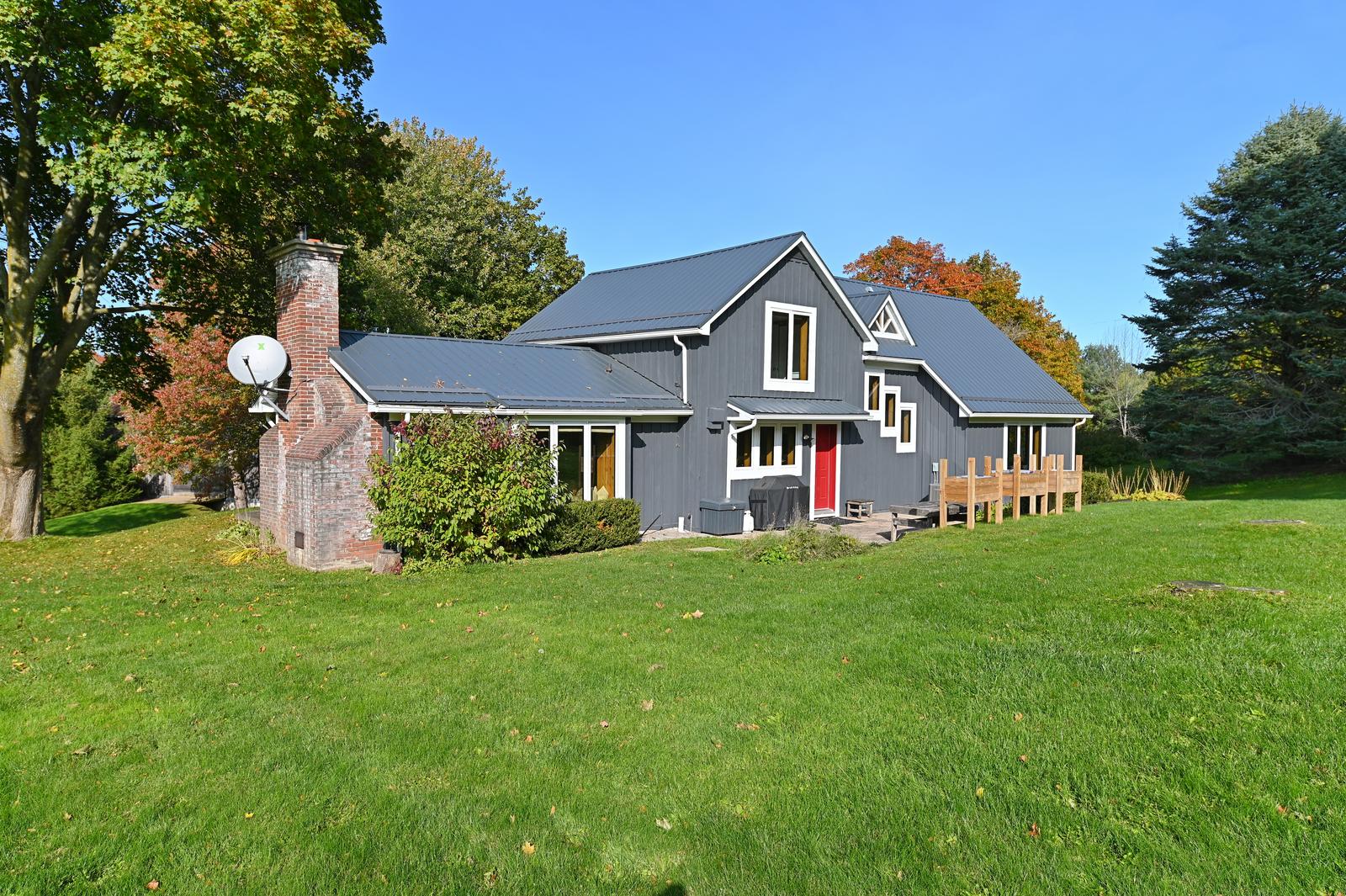 COUNTRY HOME IN MANSFIELD